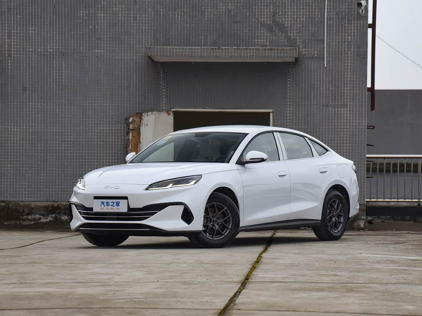 BYD Seal 06 DM-i Premium Edition 128KM Luxury