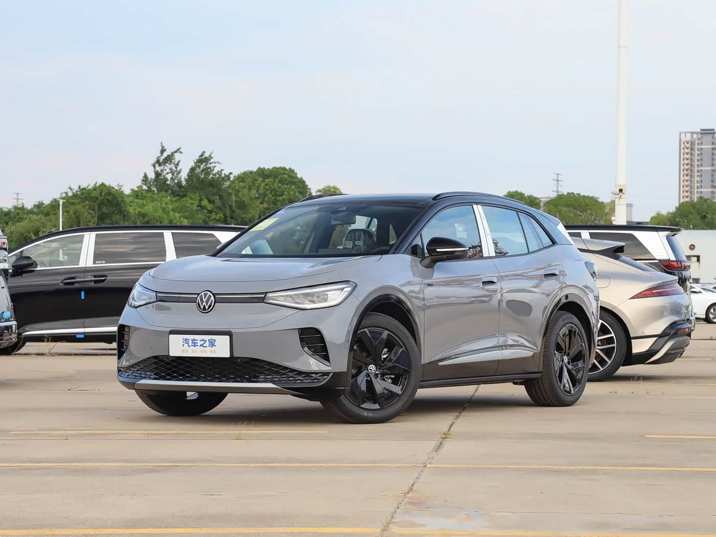 Volkswagen ID.4 PRO (Galaxy Grey)
